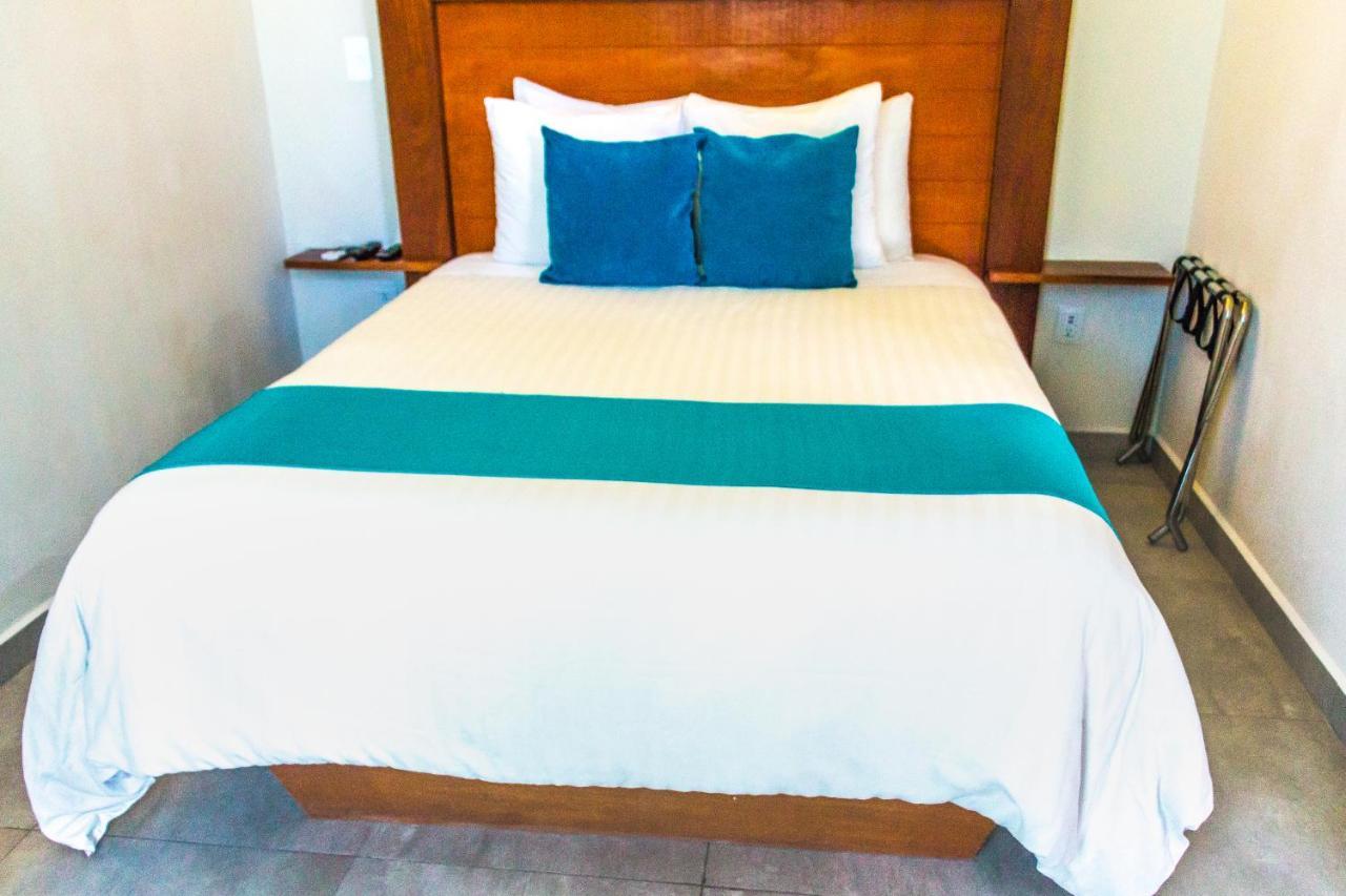 Aquastar Hotel & Apartments Махахуал Екстериор снимка