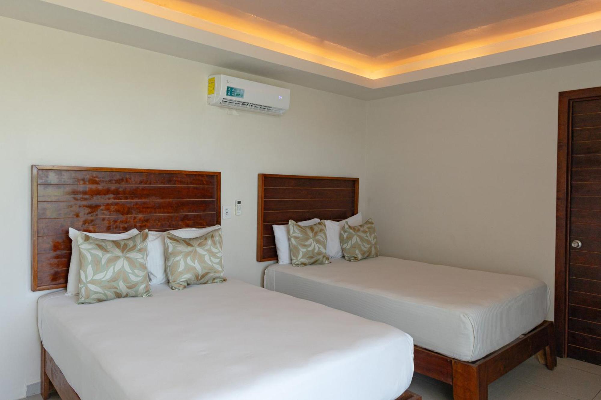 Aquastar Hotel & Apartments Махахуал Екстериор снимка
