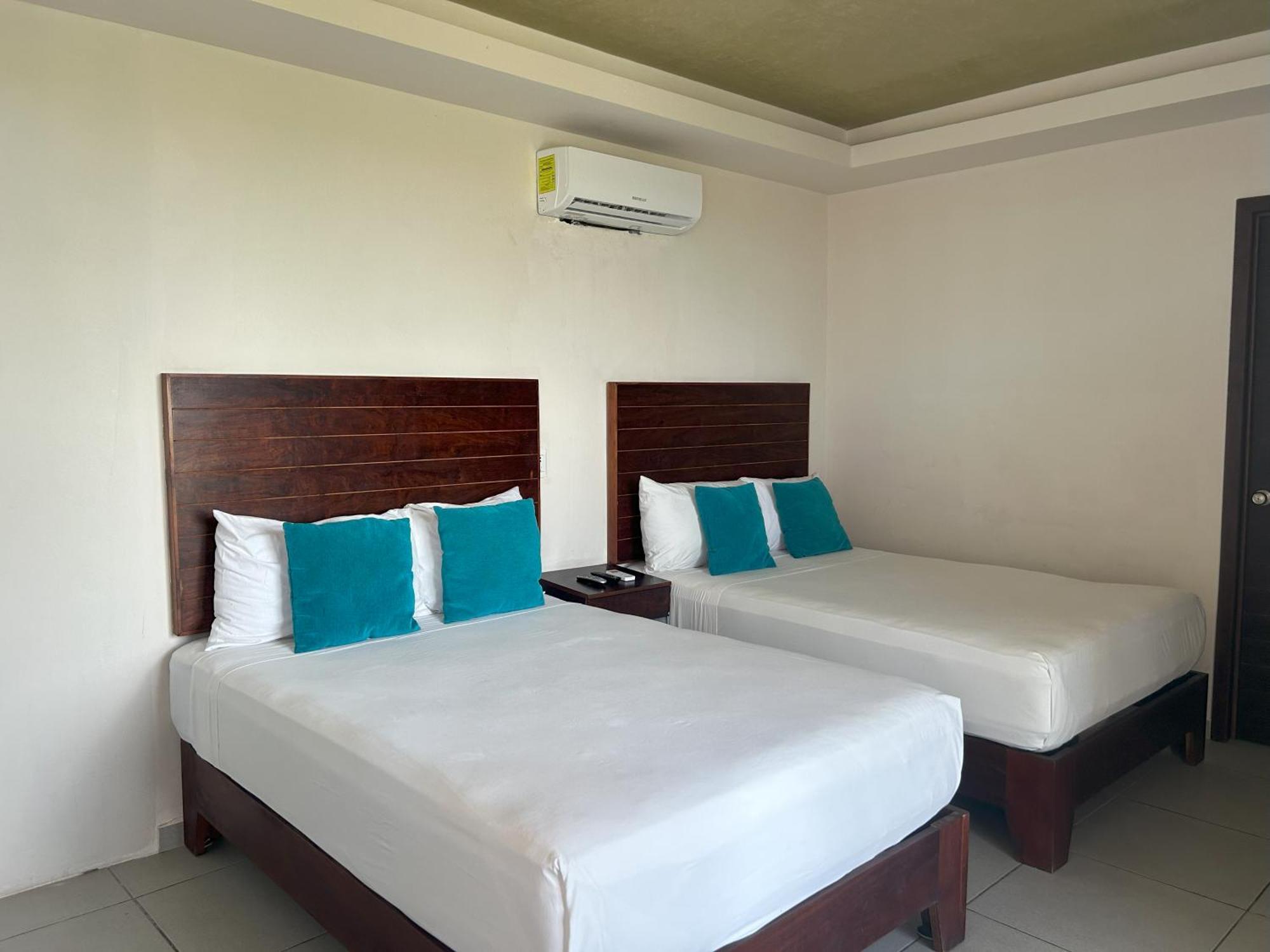 Aquastar Hotel & Apartments Махахуал Екстериор снимка