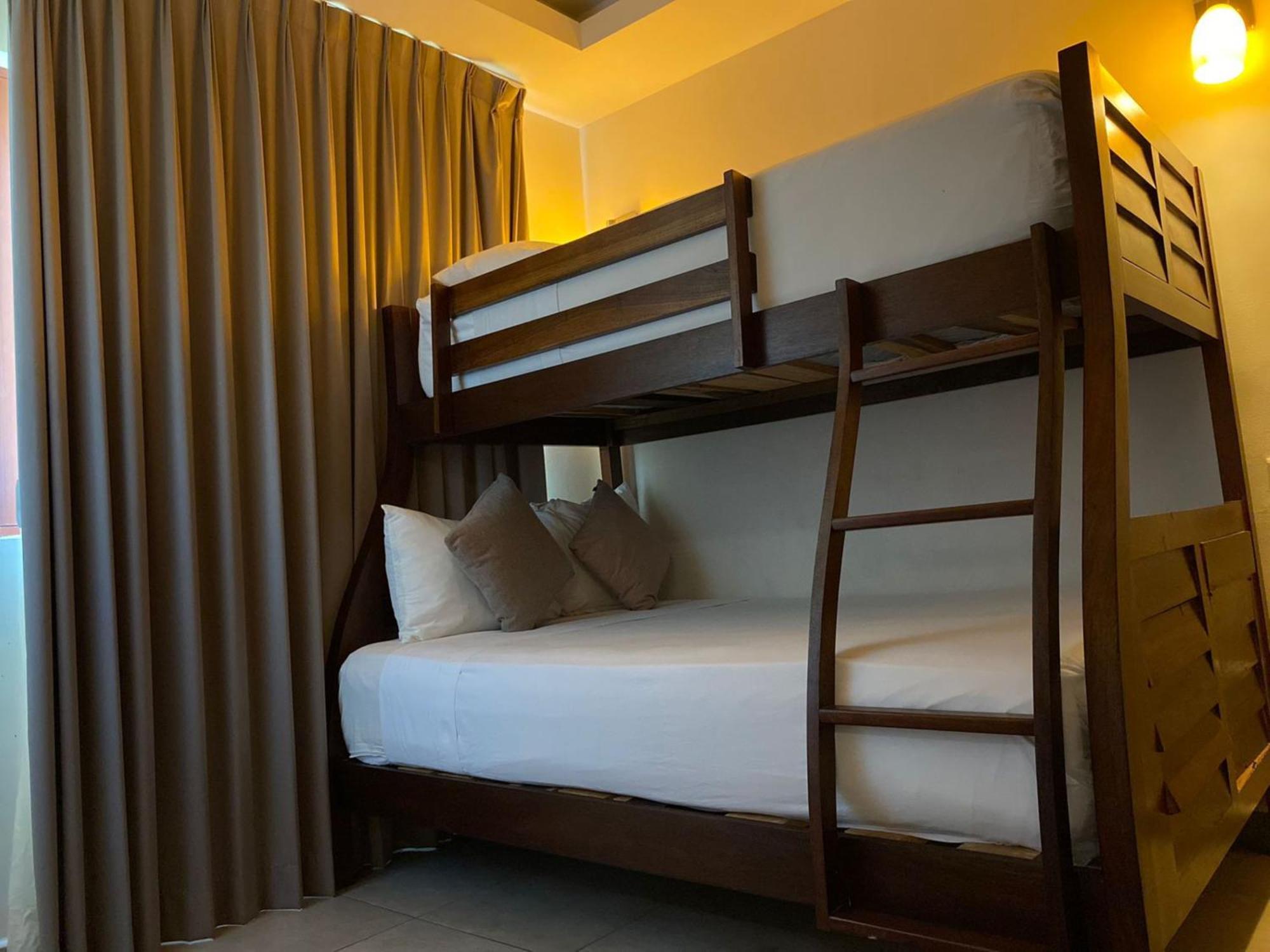 Aquastar Hotel & Apartments Махахуал Екстериор снимка